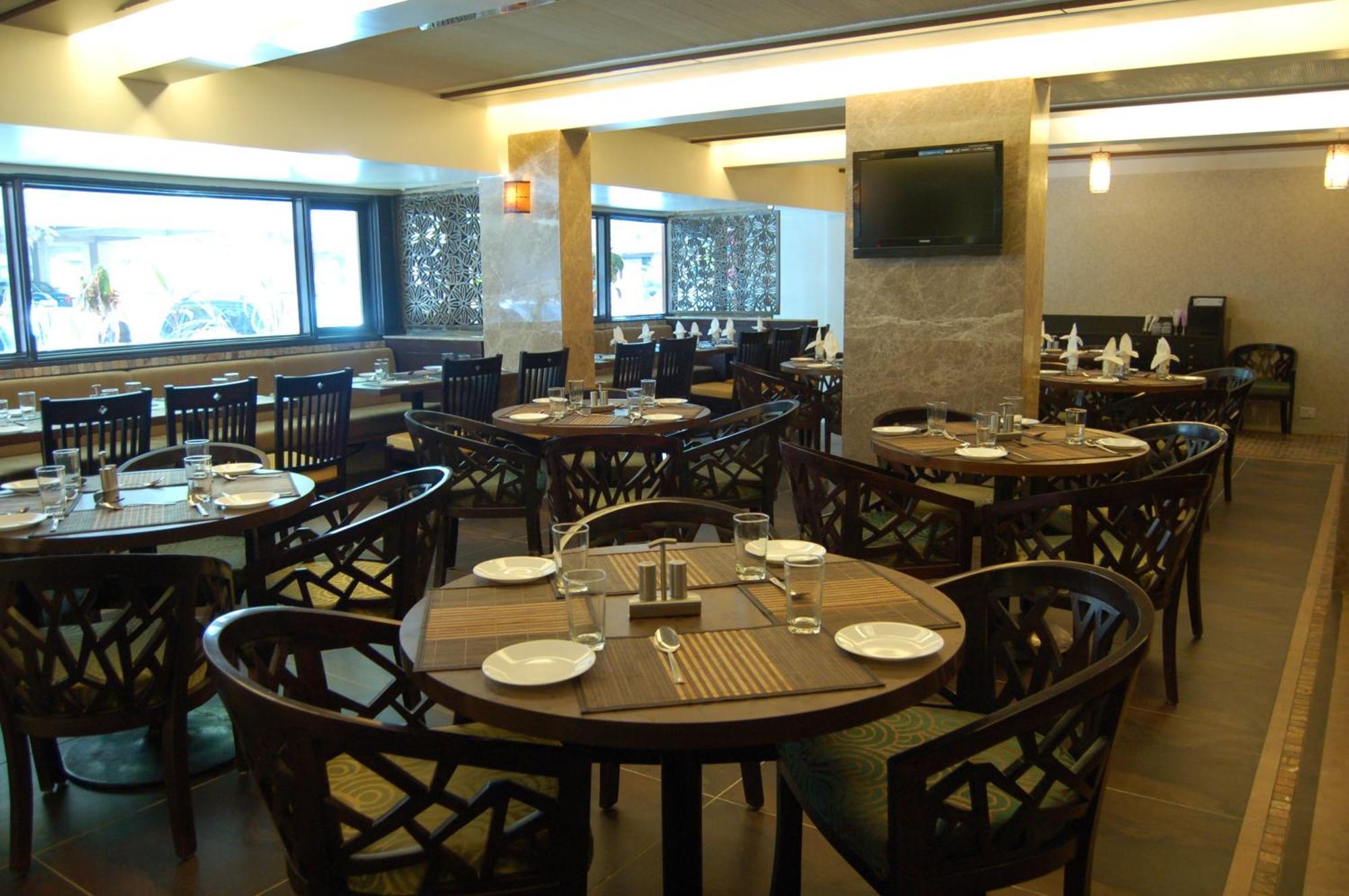 Comfort Inn President Near Ahmedabad Junction Station Bagian luar foto