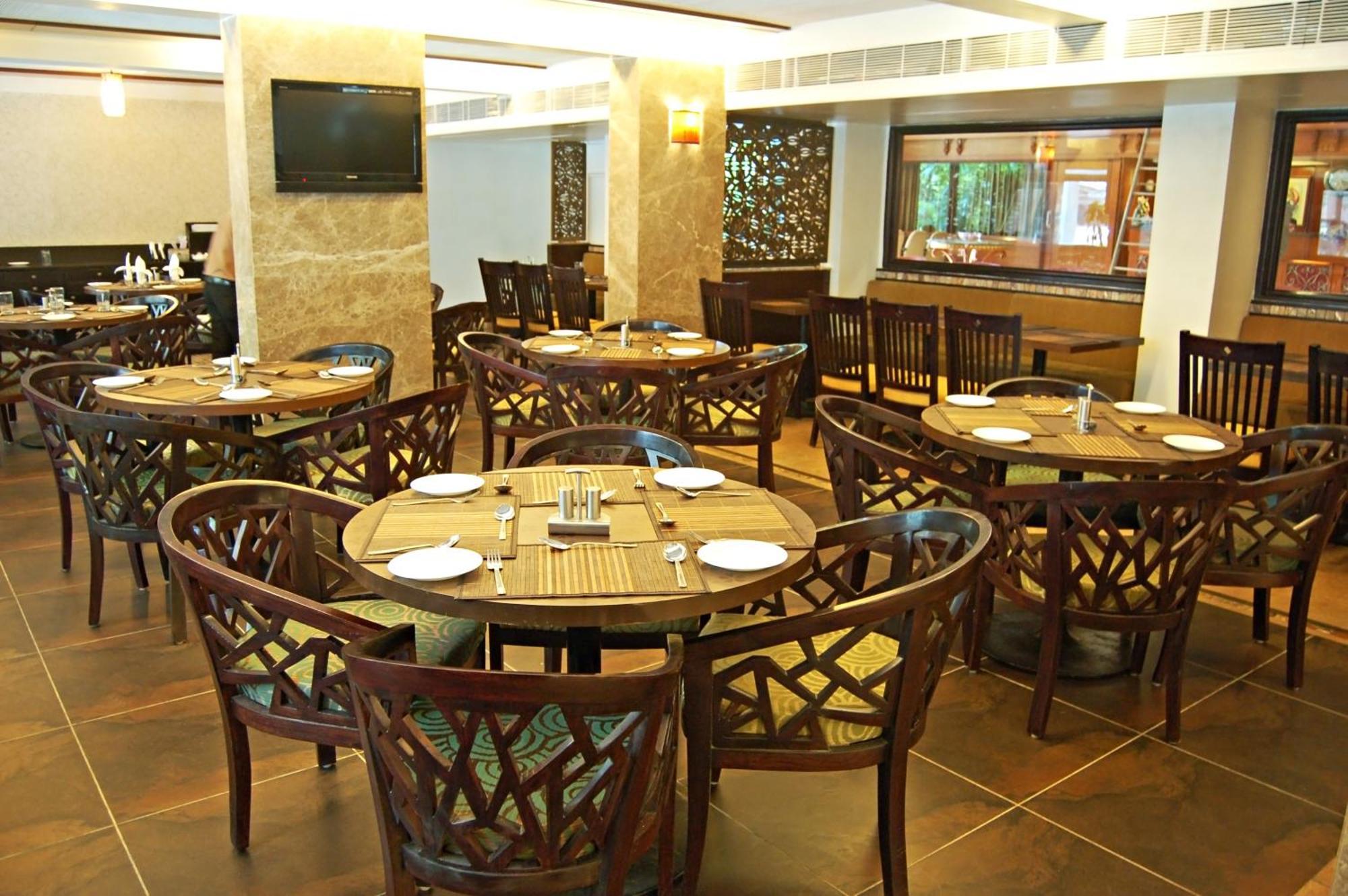 Comfort Inn President Near Ahmedabad Junction Station Bagian luar foto