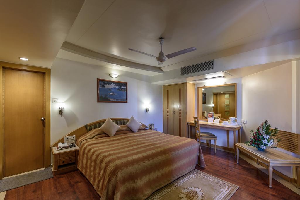 Comfort Inn President Near Ahmedabad Junction Station Bagian luar foto
